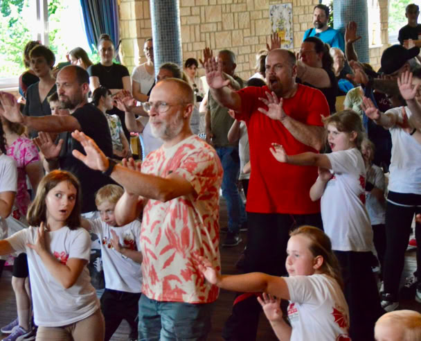 Kostenloses Stock Foto zu aktiver lebensstil, armtraining, athletische frau